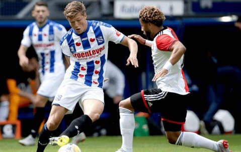 开云体育-包含赛后荷甲焦点战，莱比锡战术微调，更衣室稳定，团队化学反应显著的词条