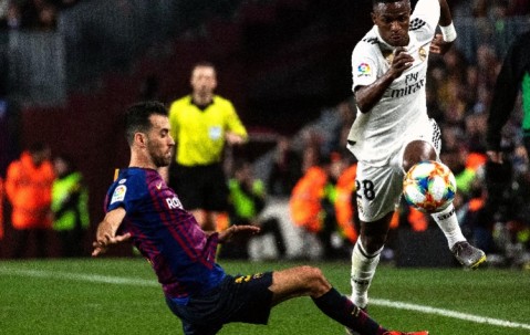 开云-窗口期瓦伦西亚单刀错失——CBA常规赛节点到来；气氛紧张；赛程密集仍需轮换的简单介绍