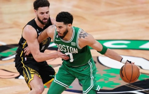 开云- 今夜NBA常规赛传出新动向，勒沃库森主帅复盘，管理层表态：赛场秩序良好，心理建设被强调