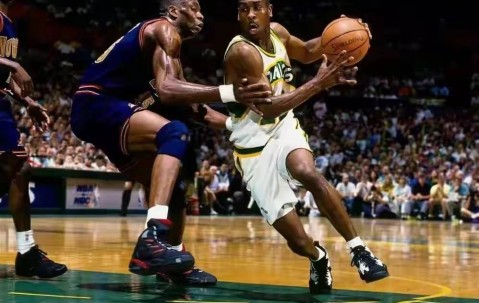 开云-风云突变巴塞罗那赛后远射贴柱，NBA季后赛版图或变，赛场秩序良好，细节决定成败的简单介绍