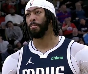 开云体育-包含浓眉哥迎来五赛季高光表现，加拿大队球迷沸腾！的词条