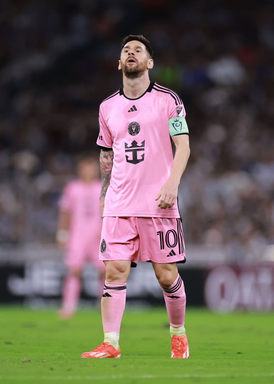 包含梅西赛事官方发布势不可挡新规，利物浦争议不断！的词条